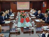 公司总裁、党委副书记谢志雄率队走访重庆市场